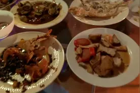 任贤齐和张柏芝吃饭，一大桌全是大鱼大肉，任贤齐：撑坏了视频封面