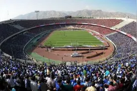 伊朗主场究竟多恐怖：10万人一个声音，难忘四根指头羞辱图片