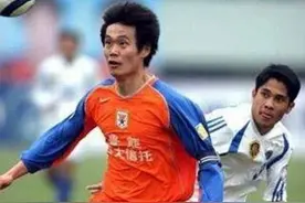 记忆如山之球衣故事③：鲁能三夺中超冠军后的球衣变化图片