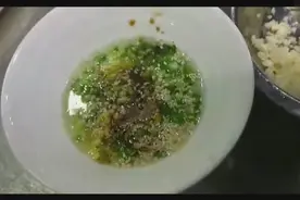 大厨教你调一款姜蒜汁，学会了在家也可以做了