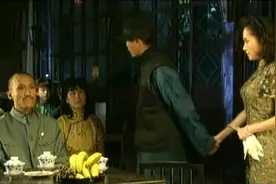 县长敲诈董济仁电厂三成干股，不料董济仁不畏强权，当众骂他败类视频封面