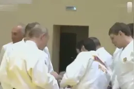 柔道实战，竟连续摔倒对手！视频封面