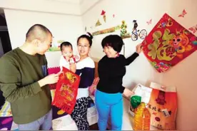 小安然暂时出院 “馒头哥”一家感谢好心人图片