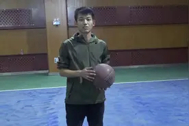 哈登后撤步教学，讲一下为什么四步都不算走步视频封面