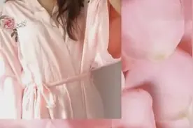 拔草两套超级舒服的睡衣！滑滑的很亲肤夏天穿也凉凉的，质感很棒