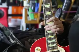 分享些电吉他演奏时，音色控制的技术要领，以一曲大众类流行歌曲《心太软》为例#电吉他solo