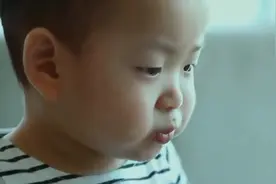 三胞胎第一次吃自助，民国吃啥都是一口闷，心疼老板啊哈哈！！！视频封面