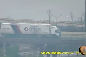 京珠高速上奔驰的重型货运、各大物流快递运输车视频封面