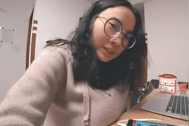 台湾妹子目睹大陆外卖如此便捷，直呼太惊讶了，忍不住也点了一份视频封面