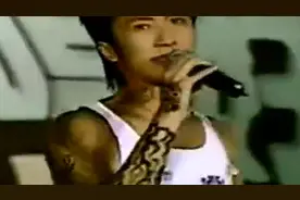 当年谢霆锋知道王菲与李亚鹏要结婚，痛彻心扉唱完这首歌视频封面