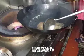 为什么厨师炒菜不关水，任由灶台水哗哗流，原因竟是这样！