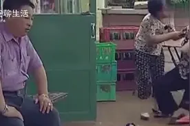 有些人在家里和在外面是两种不同的性格，总是对外人好，对家人凶