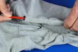 生活小妙招，卫衣帽子绳如何串进去，涨知识了！