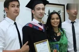 54岁韦唯素颜近照显苍老，混血儿子做媒，二婚再嫁洋老公视频封面