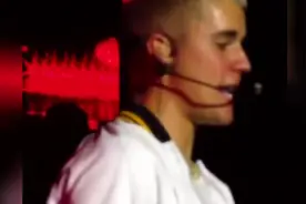 贾斯汀比伯里约演唱会现场撩妹，全场大合唱超震撼！