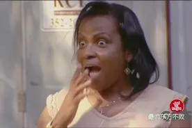 国外恶作剧，大街上一修女遇见旧欢，直接就亲上了，路人都惊呆了视频封面