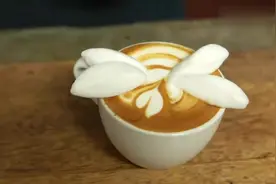 制作3D咖啡拉花小章鱼图案过程，令人欲罢不能的拿铁艺术