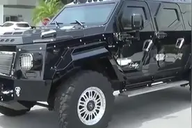 大妈开1500万豪车去上牌被拦，车管所半天没搞清能不能上！视频封面