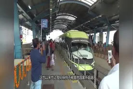 “光速”列车驶入中国，时速飚至800，外媒：这就是中国速度！