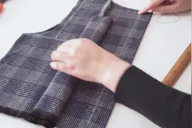 旧围脖不戴了不要扔，老裁缝教你这样改，漂亮又潮流