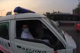 正能量：北京志愿者骑士为救护车开道，第一视角全程正能量！视频封面