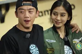 郑恺让baby亲他，baby一个动作缓解了尴尬！视频封面