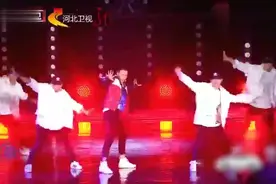 韩庚气场全开，《international》火爆了，全场美女都为他欢呼！