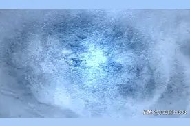 更换别克gl8 2.5s商旅版空调滤芯