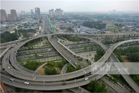 视频｜成洛大道快速通道试运行 开车过十陵立交2分钟通过图片
