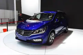 宝骏310W图片价格 6月上市宝骏310W3.98万起7座图片