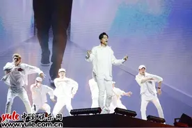 魏晨再揽“最受欢迎”荣誉 接棒五月天延续盛典巅峰时刻图片