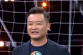 41岁央视主持人李佳明与妻子18岁相恋，生活照曝光，女儿已14岁视频封面