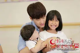 《闪亮的爸爸》张静蕾真实的家庭背景 爸爸为什么坐牢 爸爸们帮圆梦遭质疑图片