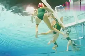 女子水球的水下世界！视频封面
