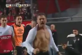 暴脾气，前阿森纳后卫维瓦斯不满判罚，怒撕衬衫化身“绿巨人”视频封面