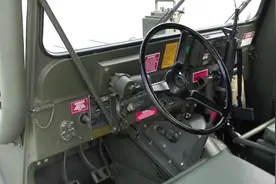 1973年的吉普车，一直没开过，跟新的一样！视频封面