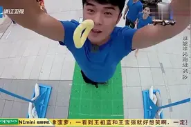 baby女汉子上身，居然能背陈赫，陈赫背胖女生疼的不说话！视频封面