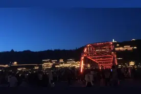 黄河边边吹吹风，刮碗茶。漫步穿过，感受中山桥的人来人往视频封面