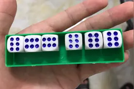 骰子摇一摇全变成6魔术教学 酒吧撩妹骰子变大技能 一秒钟学会