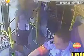 西安市长安北路：女孩带宠物上车遭拒 僵持20多分钟视频封面