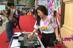 车载音乐：一曲DJ《100块都不给我》搞笑神曲红遍网络！视频封面