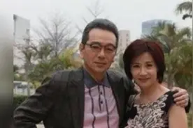 张晨光和老婆儿子近照 ，妻子太会保养，漂亮气质也非常的好视频封面