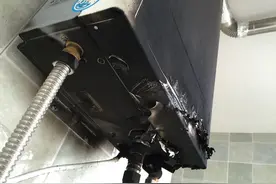 鬼火起！新买的热水器用第一次就自燃图片
