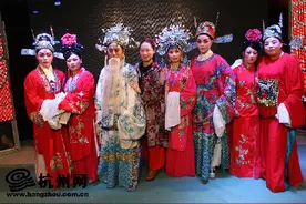 一个80后巾帼的婺剧团图片