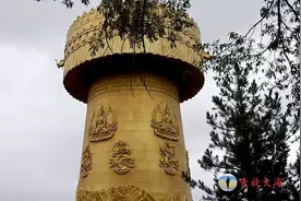 小哥带您去香格里拉看世界最大的转经筒5个人之力才能转动第71集