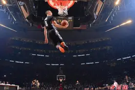 卡特之后再遇飞人 拉文滞空时间0.94秒世界第一图片