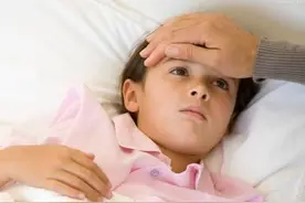 孩子全身很烫，却没有发烧怎么回事？图片