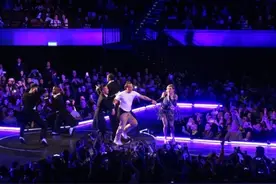 麦当娜演唱会上陈奕迅称自己香港人，引发网友骂战图片