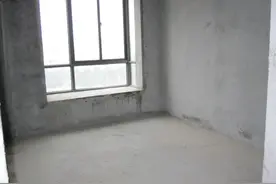 水泥墙面就是这样刷漆的？这也太简单了吧！图片