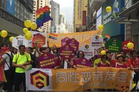 孩子是同性恋，这位妈妈说：只有爱能让一切变得容易图片